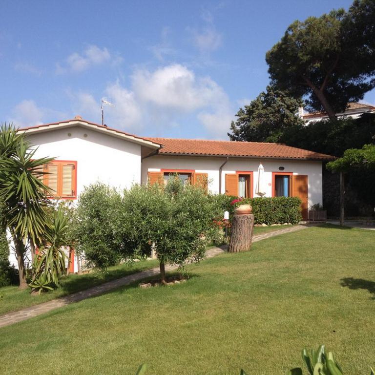 Apartment in villa 2 to 4 persons with large private garden Sole - Appartamento - 6