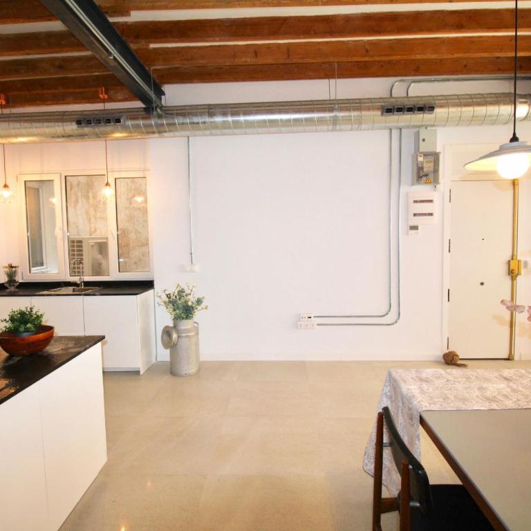 Apartamento Grande y Luminoso en el Centro de Alicante - Three-Bedroom Apartment - 20