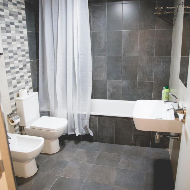 Be Free Granada - Two-Bedroom Apartment - 5