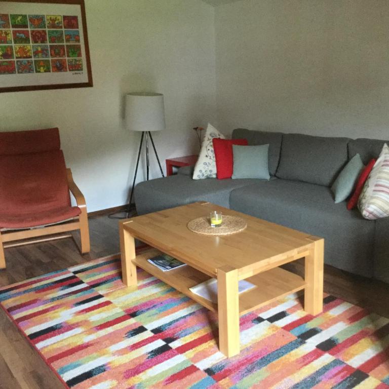 Appartementhaus Bergblick - Standard Apartment mit 2 Schlafzimmern und Balkon - 2. Stock - 2