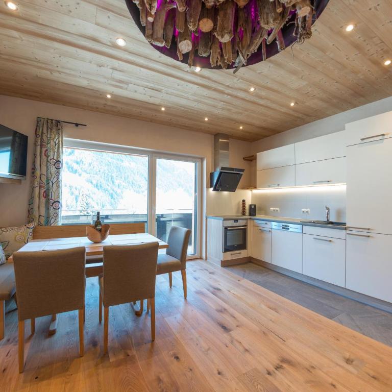 Chalet Appartement Antonhaus - Apartment mit Blick auf die Berge - 2
