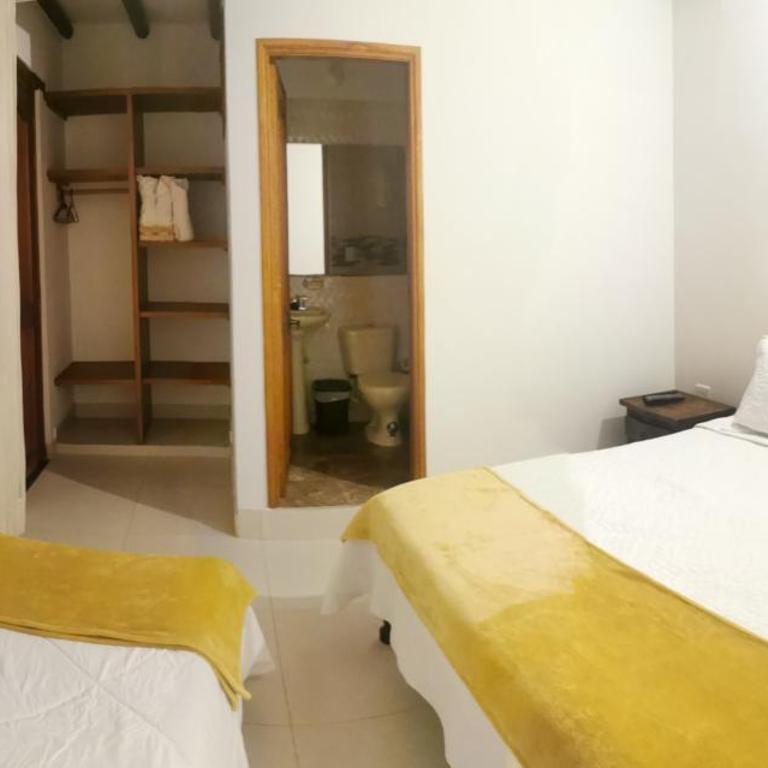 Hospedaje Villa Monica - Triple Room with Private Bathroom - 3