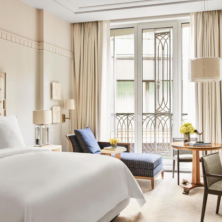 Four Seasons Hotel Madrid - Habitación Superior - cama extragrande - 1