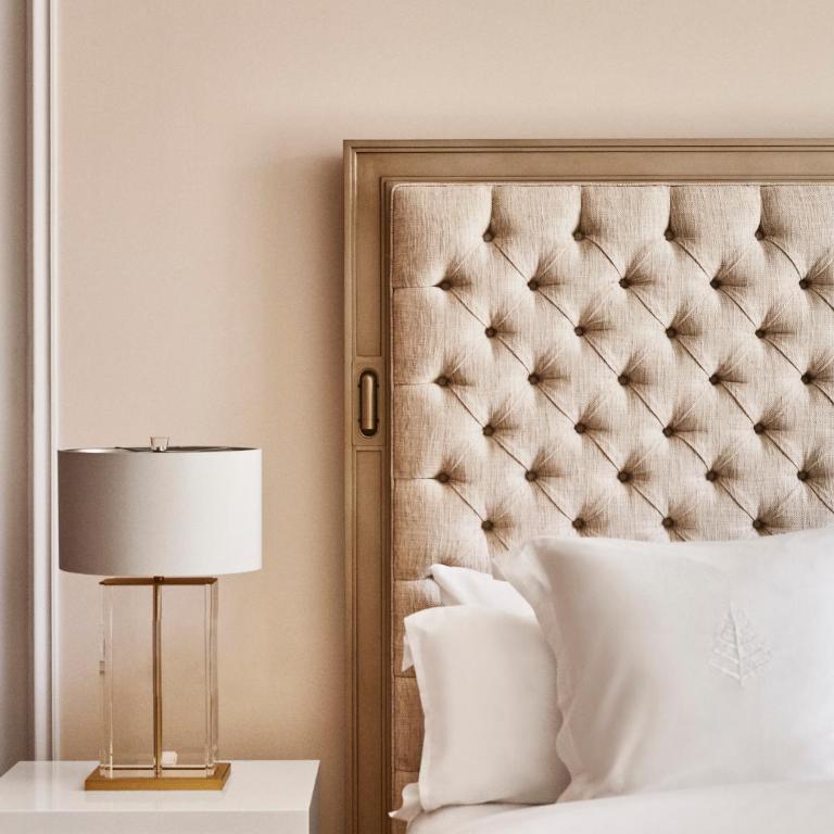 Four Seasons Hotel Madrid - Habitación Deluxe Sevilla con cama extragrande y vistas - 3