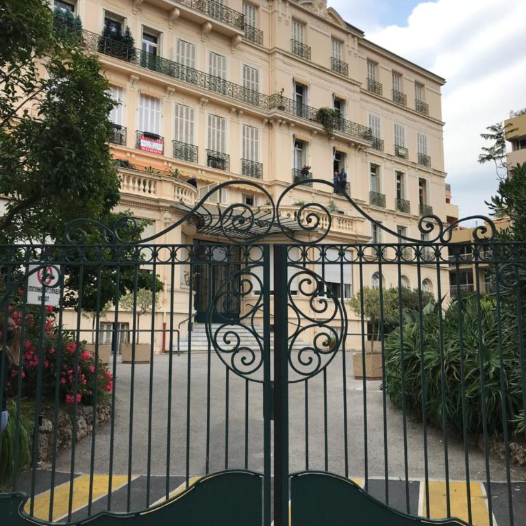 Appartement Terrasse dans Palace Centre ville - Appartement 1 Chambre - 24