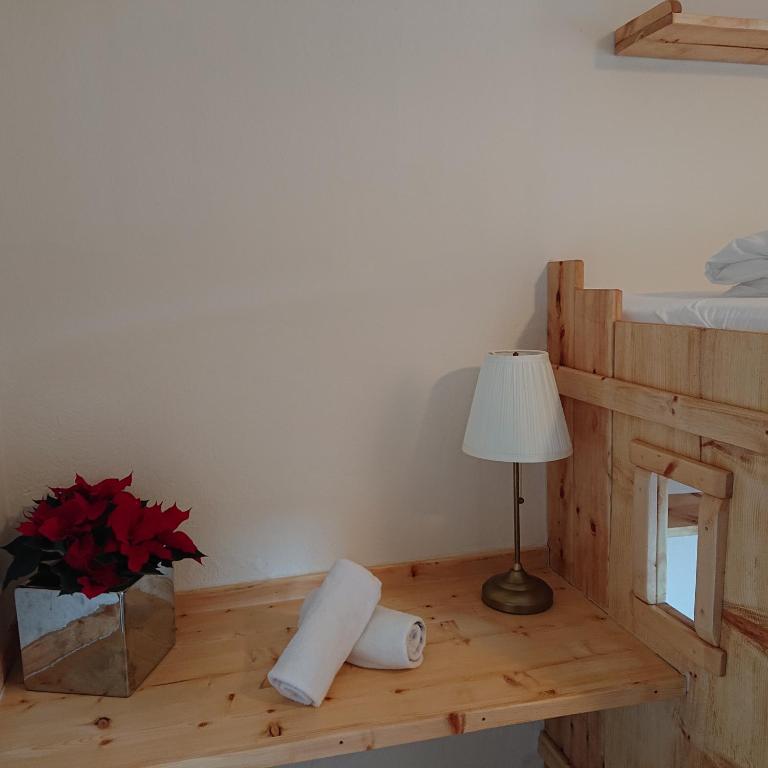 Alpenhostel "Das Besenhaus" - Vierbettzimmer mit Balkon - 10