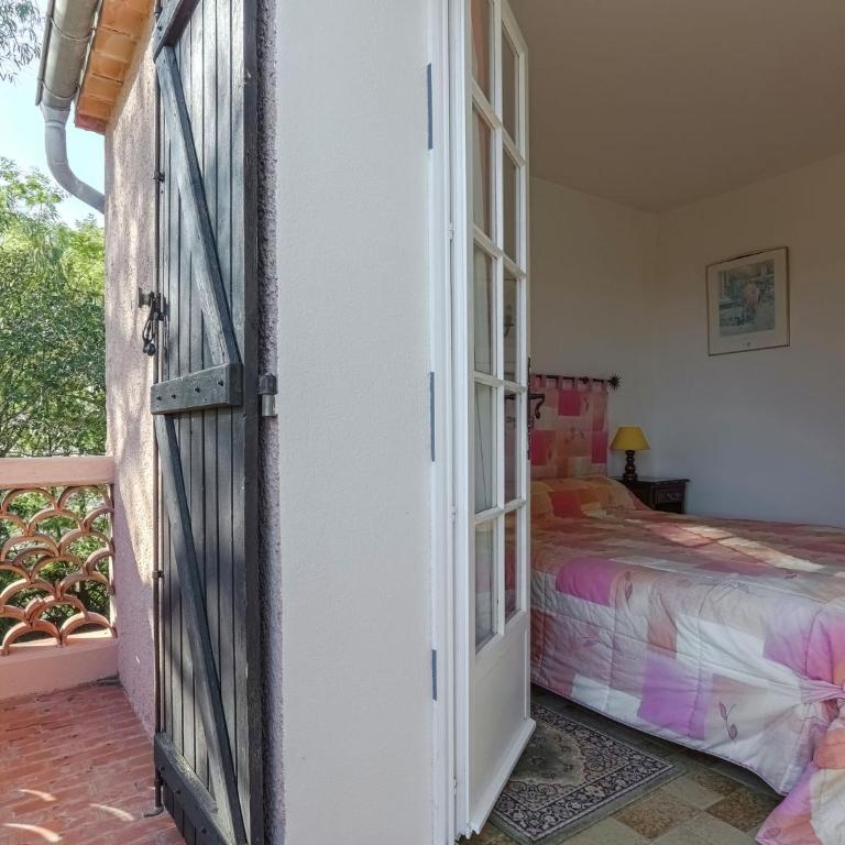 Holiday Home in Bormes near Beaches & Pool - Maison de Vacances 2 Chambres - 11