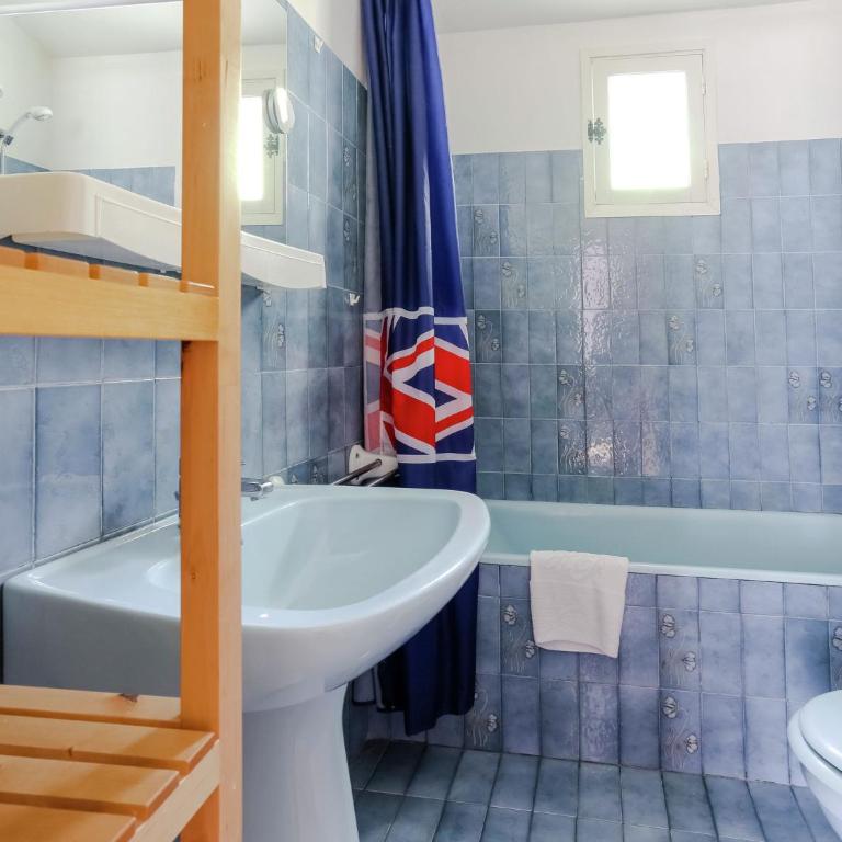 Holiday Home in Bormes near Beaches & Pool - Maison de Vacances 2 Chambres - 22