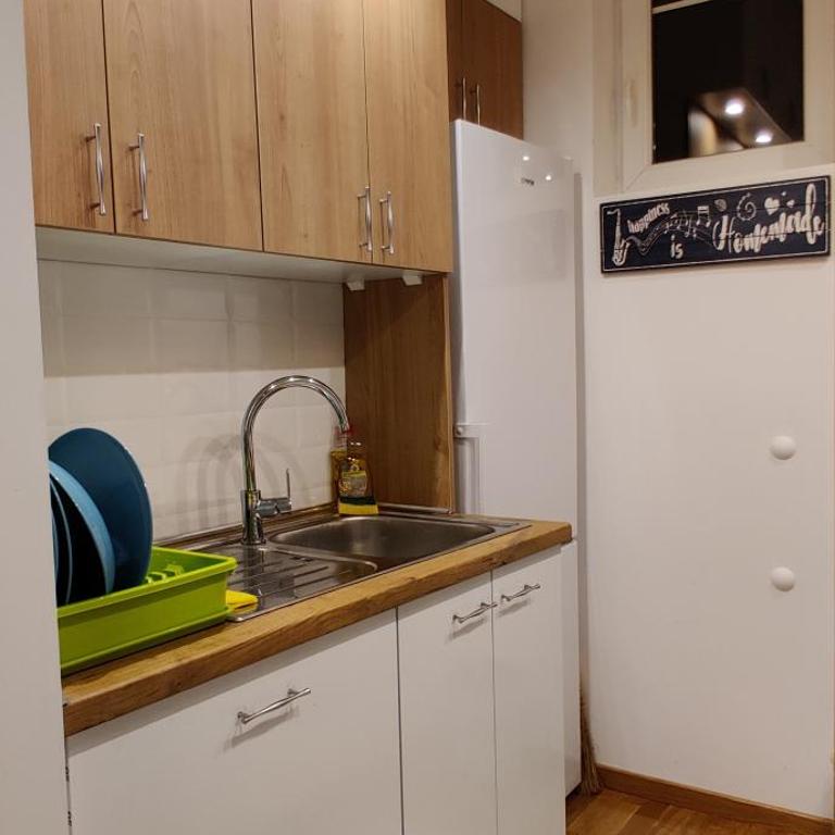 The Best 2-Bedroom Central Belgrade Apt - FREE private Parking - Apartman sa 3 Spavaće Sobe - 5