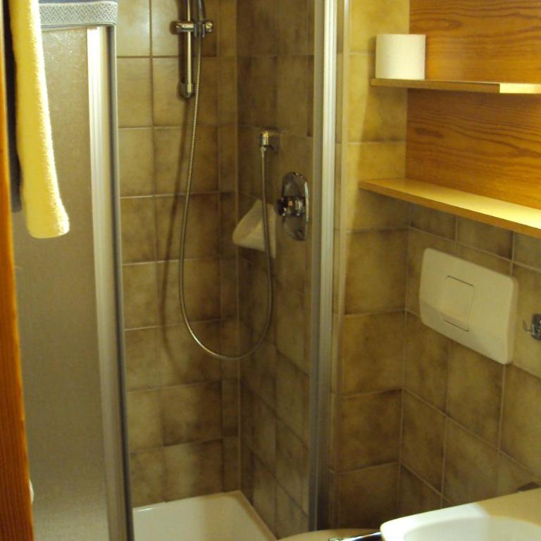 Haus Alpenfriede - Doppelzimmer mit Seeblick - 2