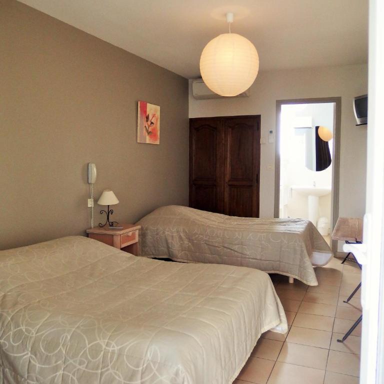 Au Saint Roch - Hôtel et Jardin - Chambre Triple - 3