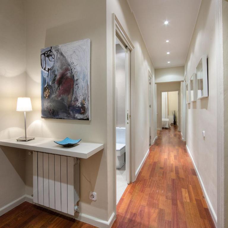 Habitat Apartments Art - Superior Three-Bedroom Apartment - 9