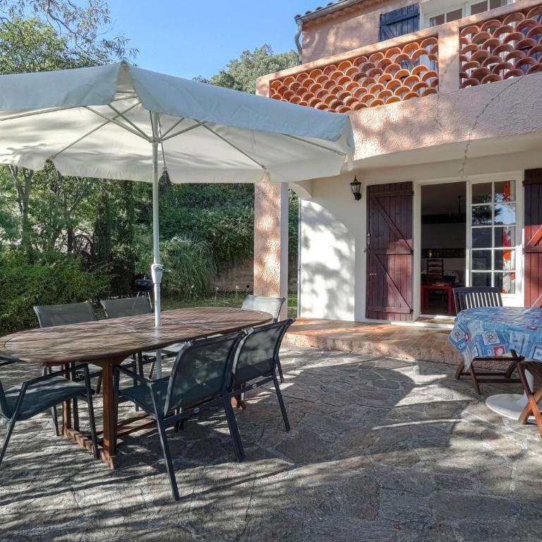 Holiday Home in Bormes near Beaches & Pool - Maison de Vacances 2 Chambres - 12