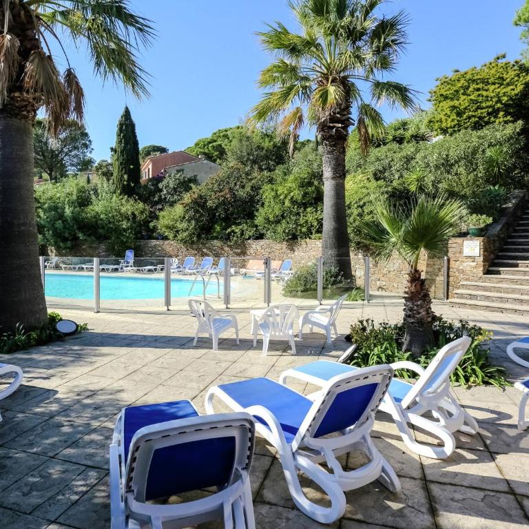 Holiday Home in Bormes near Beaches & Pool - Maison de Vacances 2 Chambres - 16