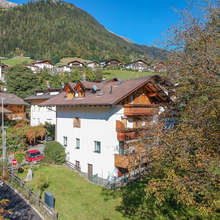 Apartments Hubertus - central St Leonhard - free parking - Netflix - PasseiertalCard included - hiking and biking from doorstep - Apartment mit 1 Schlafzimmer - 2