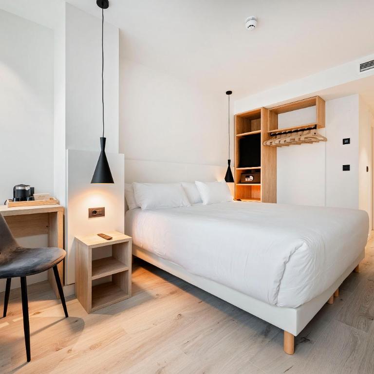 Hotel Distrito Oeste - Habitación con cama grande - 5