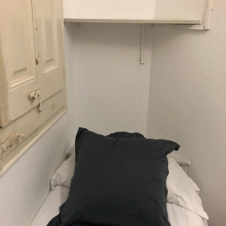 Hostalin Barcelona Diputacion - Habitación Individual con baño privado externo - 4