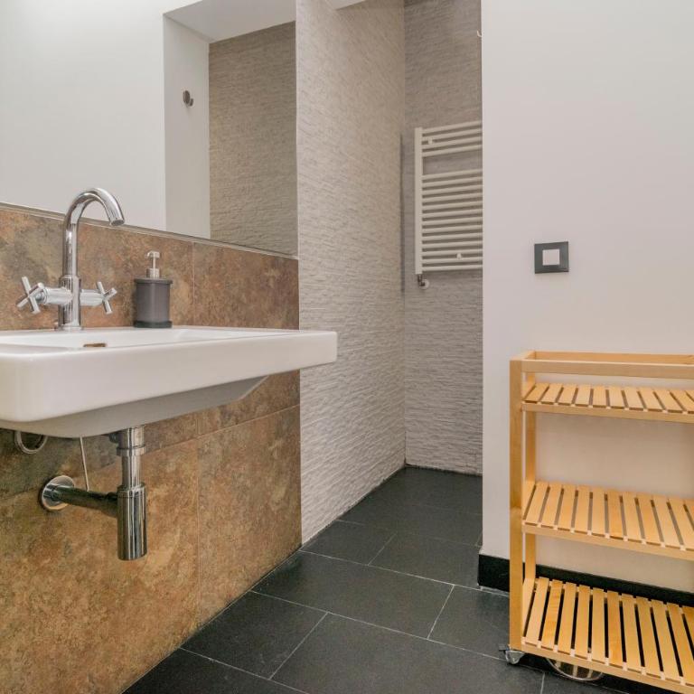 Stylish Apartment in the Center of Madrid - One-Bedroom Apartment - 20