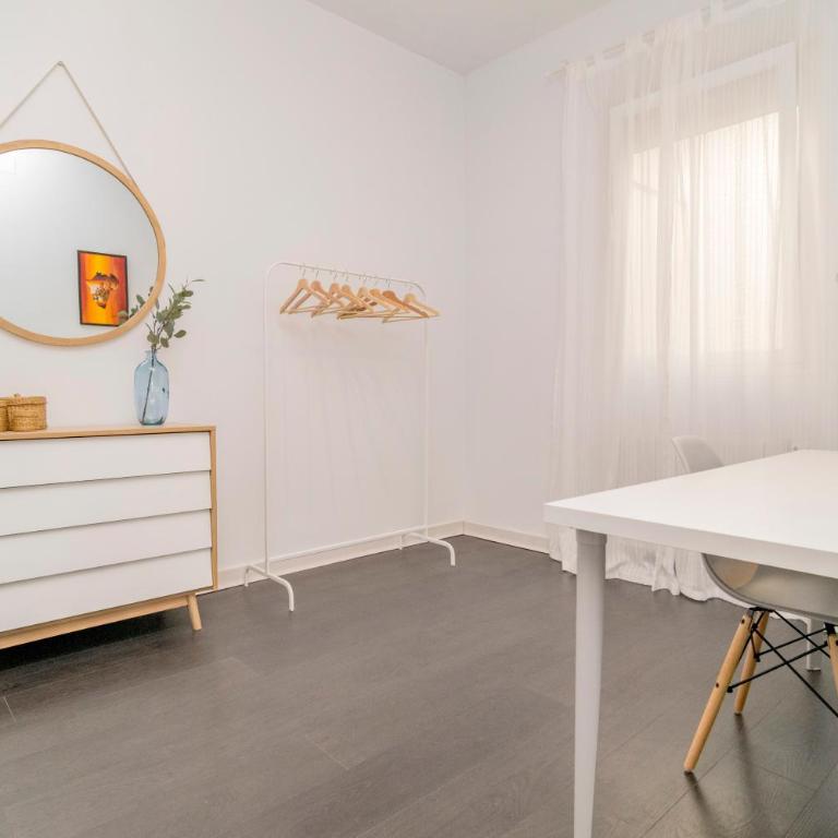 Stylish Apartment in the Center of Madrid - One-Bedroom Apartment - 14