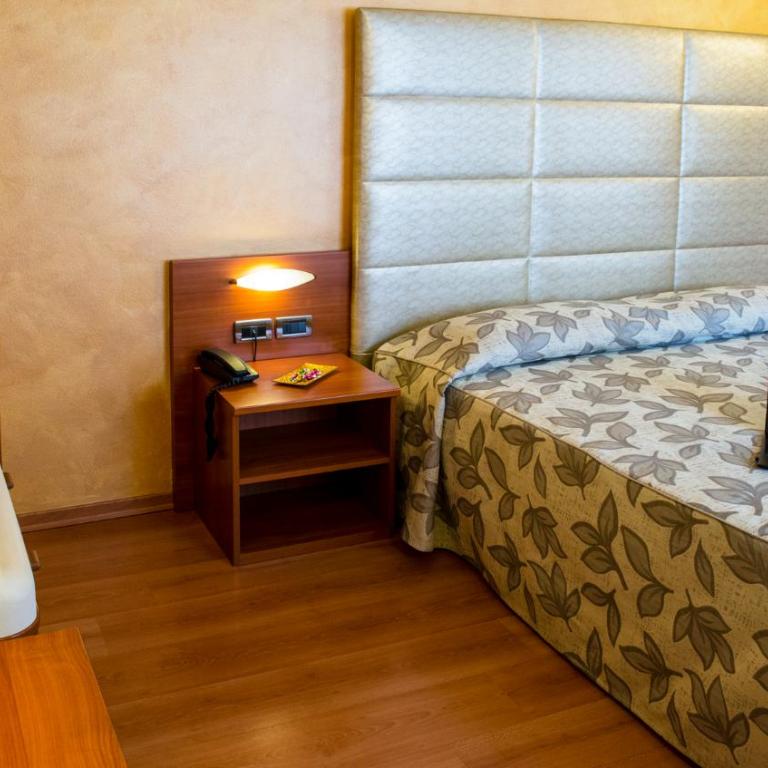 Hotel Doge - Camera Doppia con Letti Singoli - 9