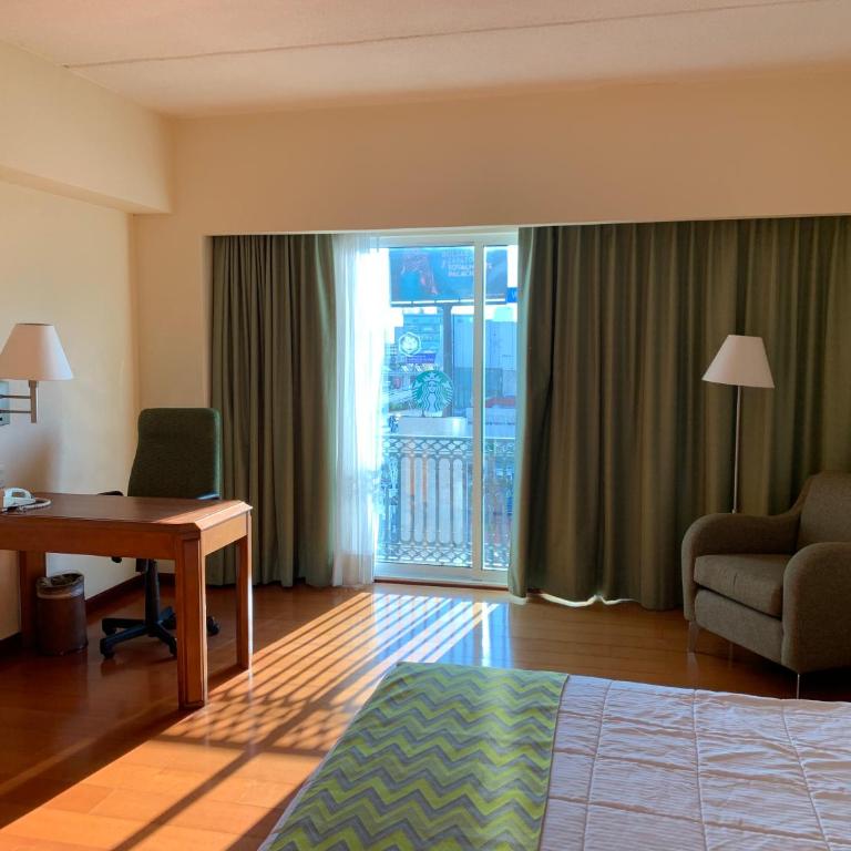 Hotel Villa Florida Puebla - Habitación con cama extragrande. - 3