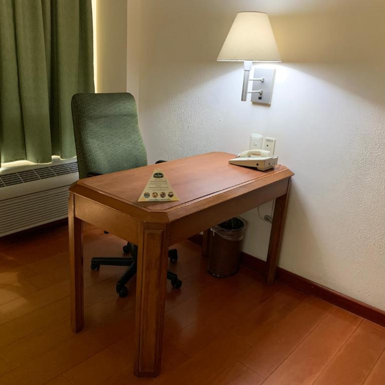 Hotel Villa Florida Puebla - Habitación con cama extragrande. - 2