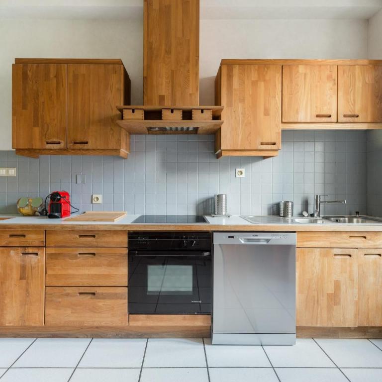 Travel Homes - The Wooden, Spacieux & bon quartier - Apartment - 10