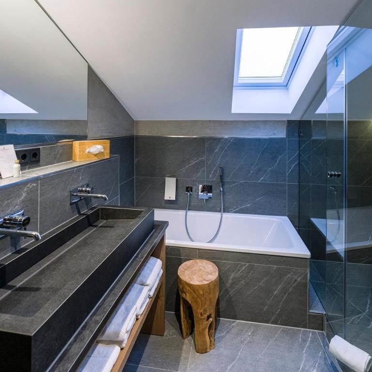 Staudacherhof in Garmisch-Partenkirchen I Blick aufs Zugspitzmassiv I einzigartige Bayurvida Küche - Junior Suite - 2