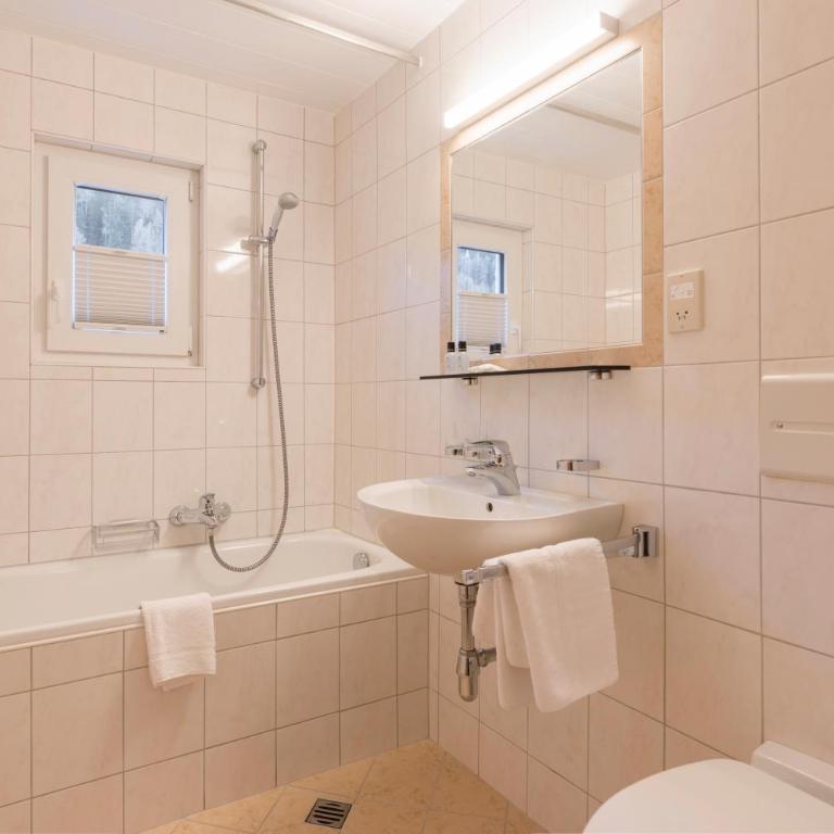 Chalet Rosanna - Doppelzimmer mit Balkon - 3