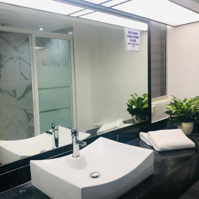 Hotel acapulco y suites mediterrane - Habitación Familiar (5 personas) - 12