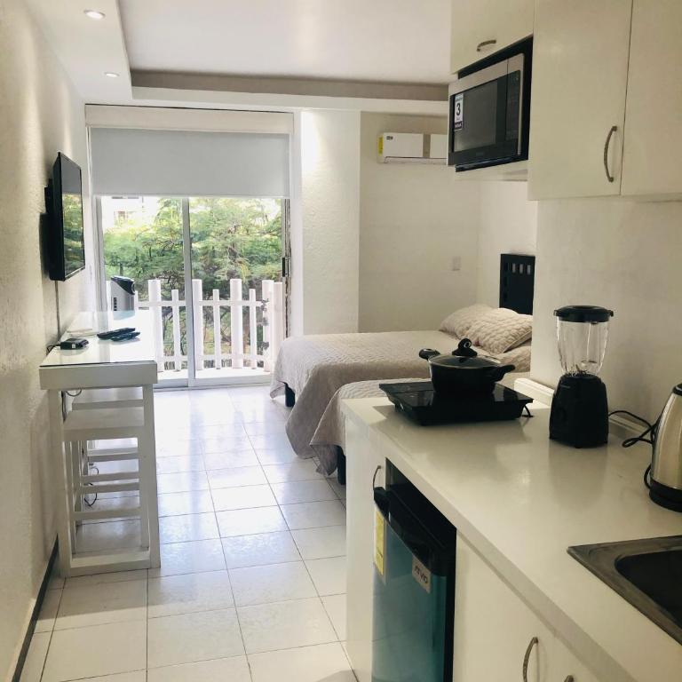 Hotel acapulco y suites mediterrane - Habitación Familiar con baño privado - 2