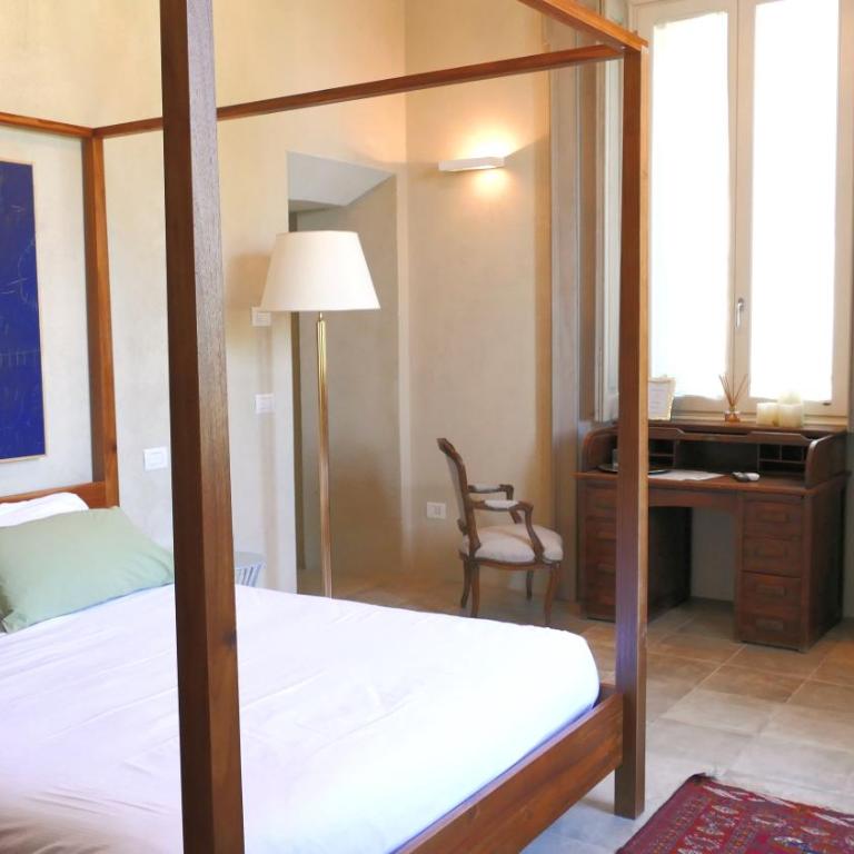 White Lilac Romantic B&B - Adults only - Camera Deluxe con Vista Lago Parziale - 3