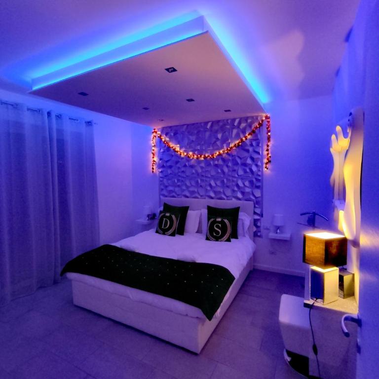 Diamond Suite Verona - King Suite with Spa Bath - 8