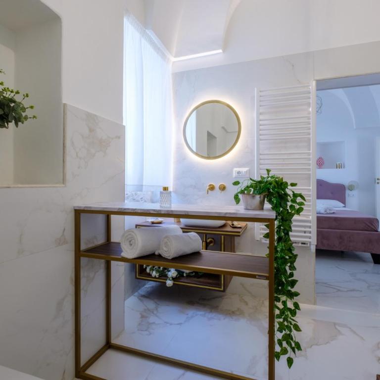La Bella Ostuni Suites - Camera Matrimoniale Deluxe con Vasca - 15