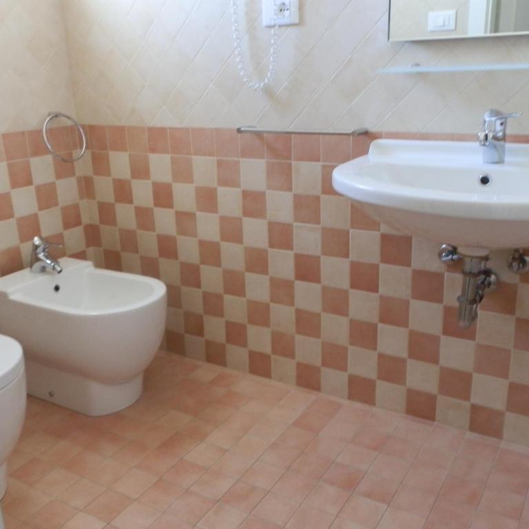 Hotel Nautic B&B - Camera Matrimoniale - 6