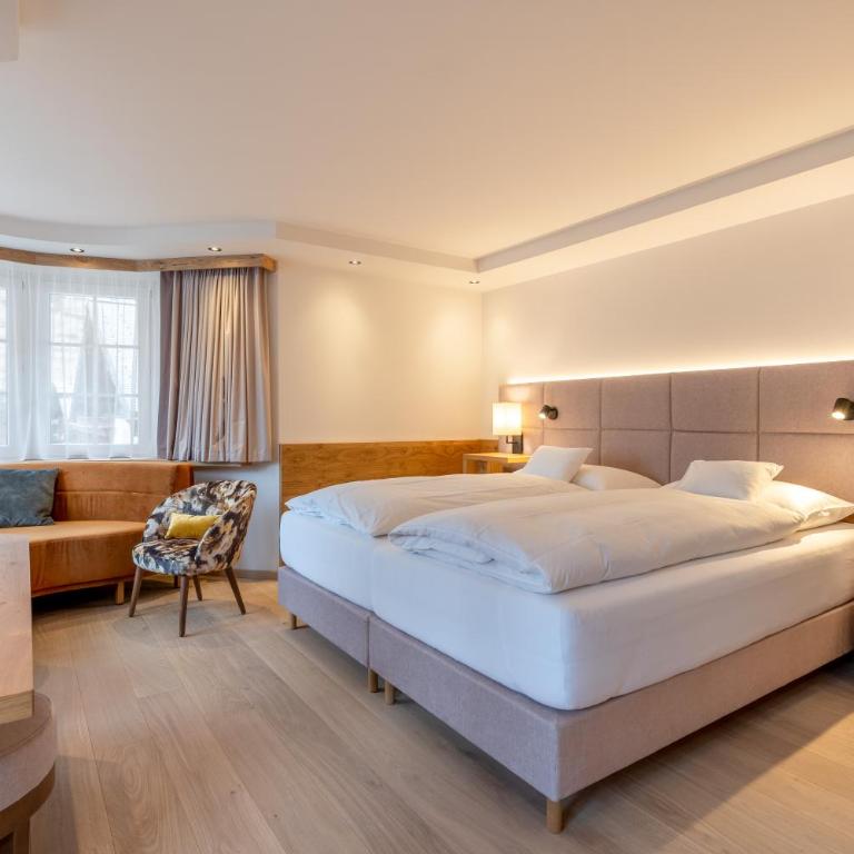 Resort La Ginabelle - Großes Doppelzimmer mit Blick auf das Matterhorn vom Balkon - 4