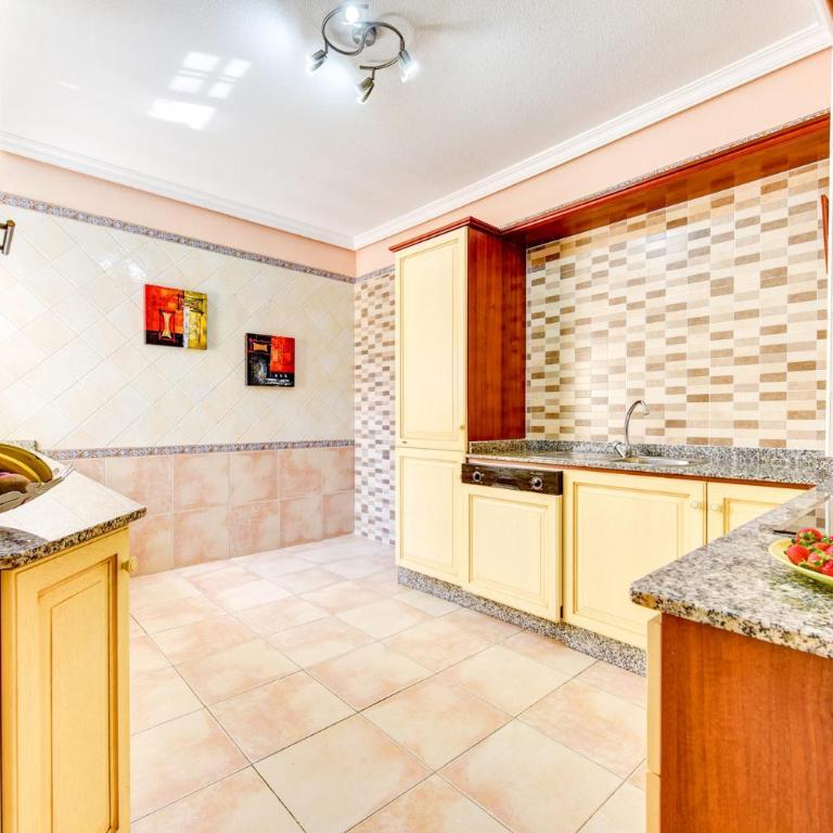 Villa Teide Sol con piscina climatizada, Playa Fañabe, Costa Adeje - Villa - 21