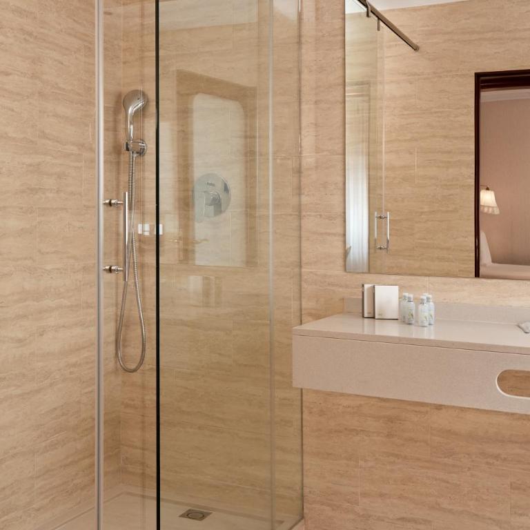Hotel Continental Barcelona - Comfort Double or Twin Room - 4
