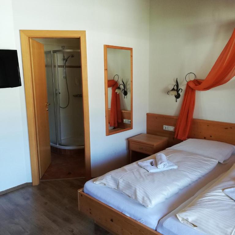 Appartementhaus Chalet Alpina - Apartamento de 2 dormitorios con ducha - 10