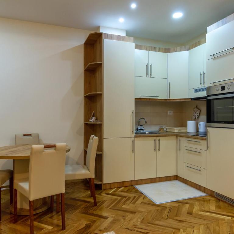 Nirvana CENTAR - Superior Apartment - 6