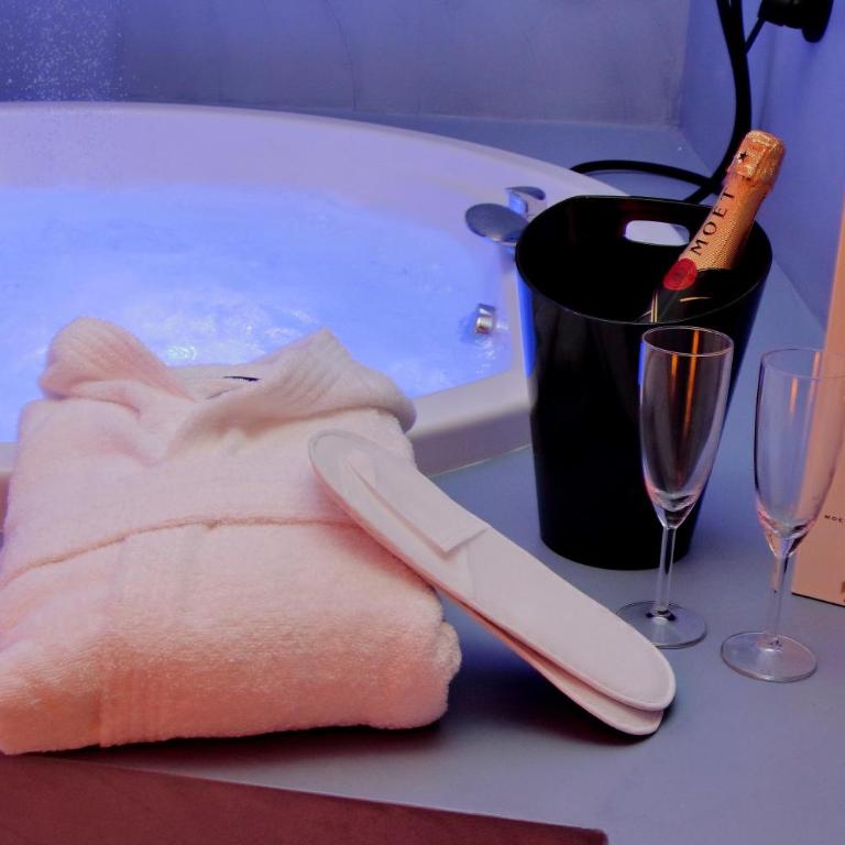 Luxury Wellness SPA Apartment with Jacuzzi & free parking - Appartamento con 2 Camere da Letto e Vasca Idromassaggio - 7