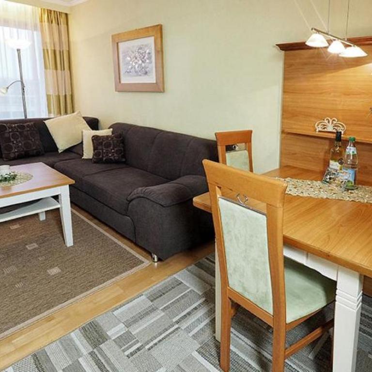 Kur- und Erholungs-Wohnanlage neben dem Johannesbad - Apartment mit Balkon - 1