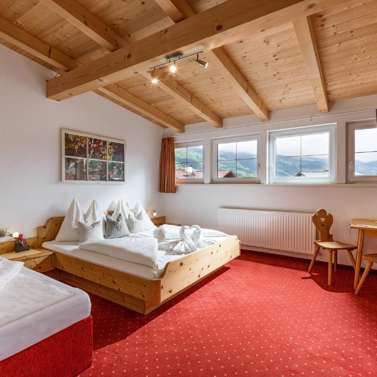 Hotel Post - Familienzimmer (2 Erwachsene + 2 Kinder) - 2