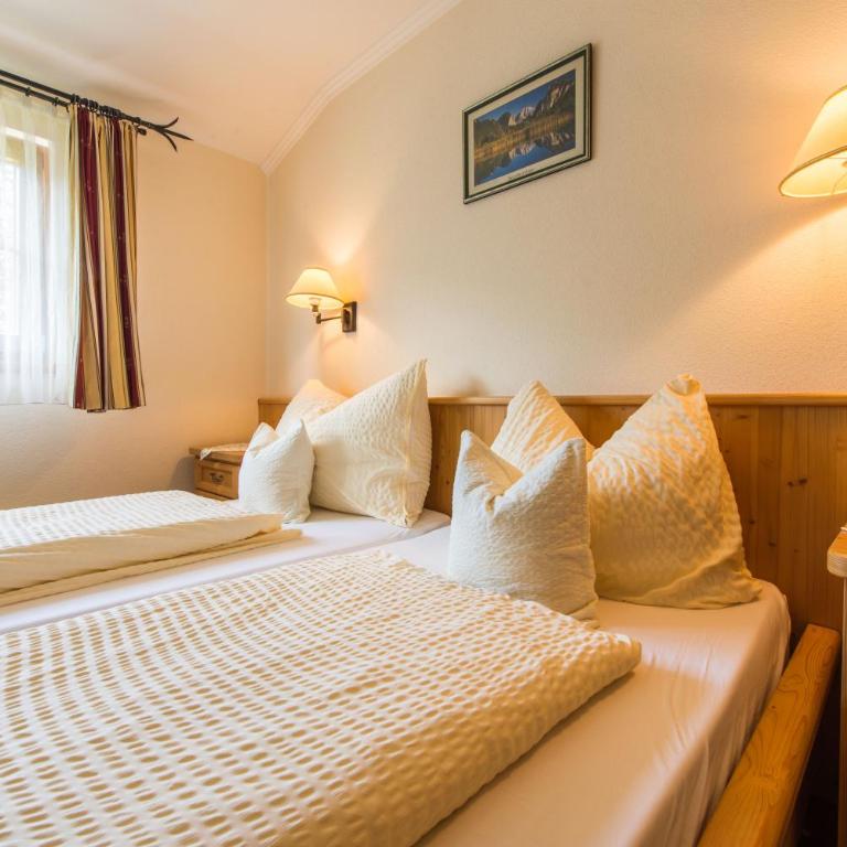 Landgasthof Bierfriedl - Familienzimmer mit Balkon - 11