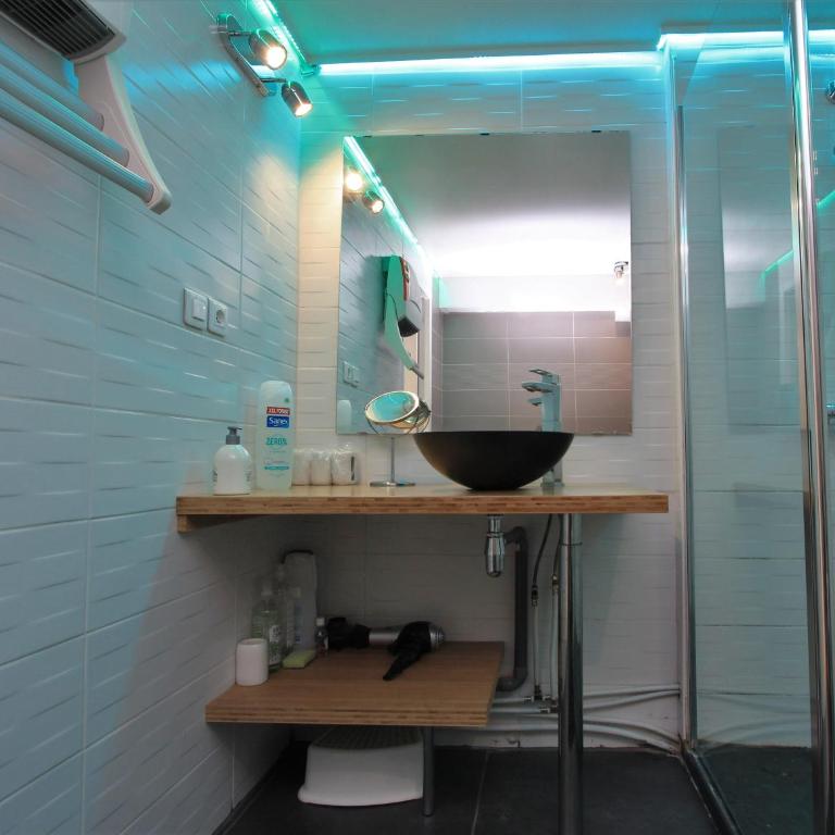 Escalille le Voltaire - Apartment - Ground Floor - 40 rue Voltaire - 25