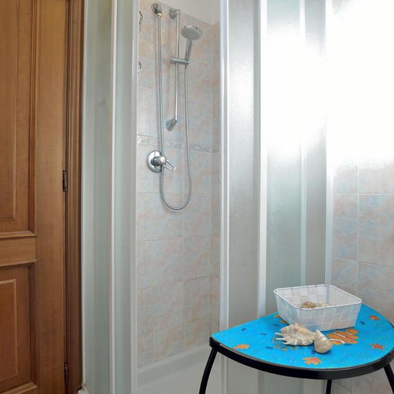 Casa con grande terrazza, AC, wifi, posto auto e vicino al mare - Casa con 1 Camera da Letto - 11
