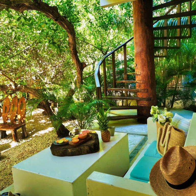 La Casa de Mia Tulum - Habitación con cama extragrande y balcón - 18