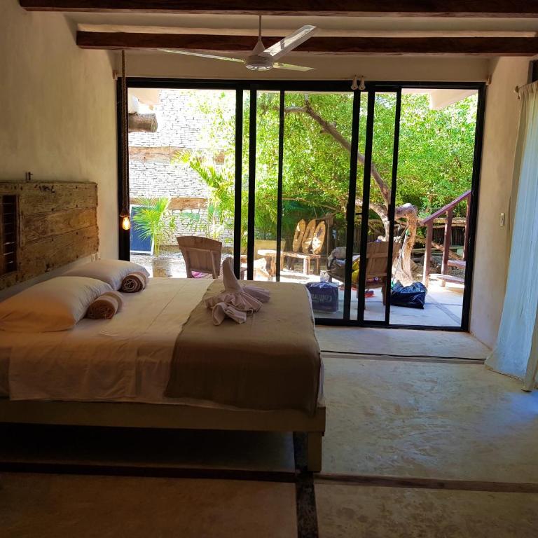 La Casa de Mia Tulum - Habitación con cama extragrande y balcón - 15