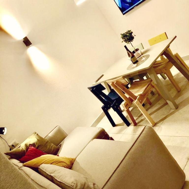 Casa ABBATUZZU - Appartamento con 1 Camera da Letto - 12