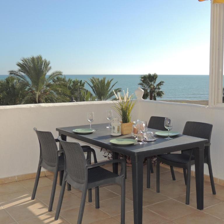 Ole Playa 5A Beach Front - A pie de playa, sea views - Vistas al mar, Puerto Marina - Apartamento de 2 dormitorios - 5
